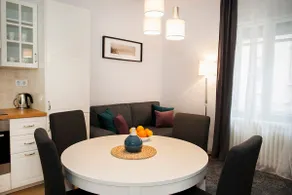 CHRISTINE-2 BEDROOMS APARTMENT IN THE DOWNTOWN - Image 2
