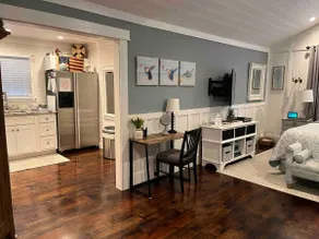 Lakeside Retreat - Perfect Getaway for Couples - Image 4