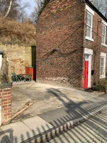 Bunnybees Railway Cottage with Private Parking - Image 3