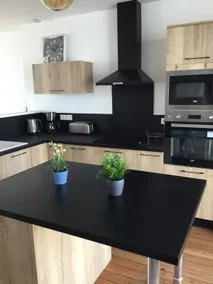 Beautiful 5* rated furnished, terrace, city center - Image 5