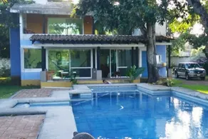 Escape to La Antigua: pool, river and peace - Image 4