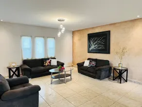 Large and spacious house! 3 Rec / Patio / Grill - Image 2