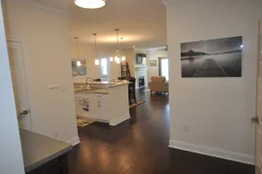 West Cary Luxury Apartment Great View - Image 2