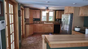 3-bedroom house with pool next to stream & river - Image 5