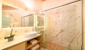 Luxurious Two-Storey Suite at Old Town's Center ! - Image 4