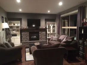 Great place for 2 families-Private Hottub & Garage - Image 2