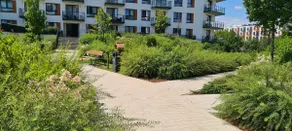 Comfortable apartment with a garden - Image 2