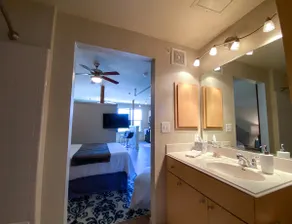 Relaxing Extended stays, walk Downtown! - Image 3