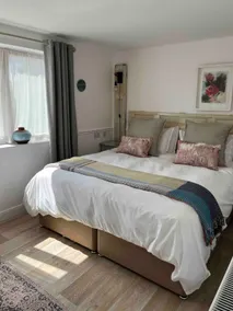 The Breakaway, Crickhowell. - Image 2