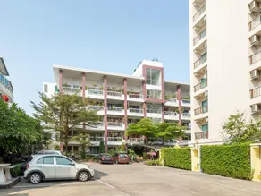 70 sqm_Comfortable 2-Bedroom_Near Key Attractions - Image 4