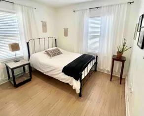 *Southlyn Sunset | Natural Light | 2BR Getaway* - Image 4