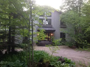 THE CONDOR – LUXURY CHALET IN THE LAURENTIANS – HOT TUB – LAKE - Image 2