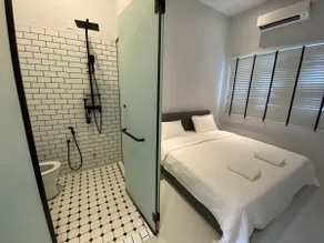 Zen Retreat Glass Pool Villa - Image 5