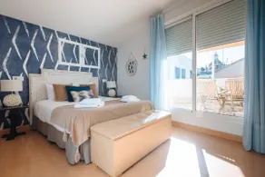 Hostly Acetres 2A-Penthouse in City Center-Fibre-Parking Opt - Image 3