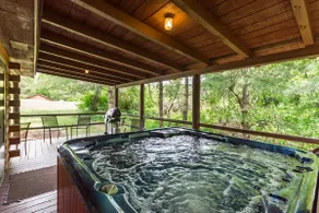 Close to parks, Hot Tub & Fire Pit, Onsite Trails - Image 3