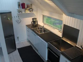 Beautiful cottage with wooden terraces and fantastic light - Image 4