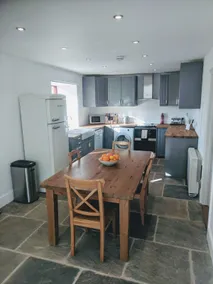 Bright, 2 bed cottage by 15th C. Manor Nr BATH - Image 5
