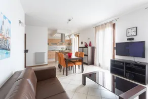 Sunrise Apartment Venice - Image 2