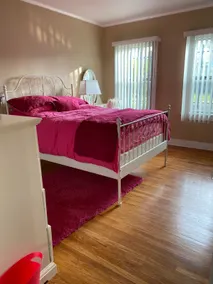 Perfect Location! Cozy Melrose Bungalow + Parking! - Image 4