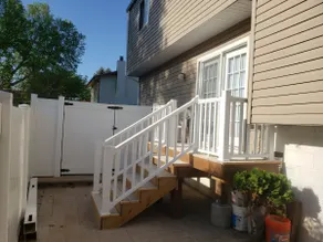 pool & nice S.W. Omaha home! easy access to I-80 hwy - Image 2