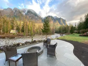 Ansel's Cabin, Riverfront Hot Tub w/MtView - Image 4