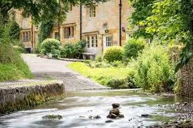 5* Gorgeous Stone Cottage in an Idyllic Picture Postcard Village. Parking/Garden - Image 5