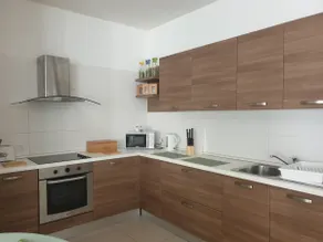 Modern 2 Bedroom in Excellent Location - Image 3