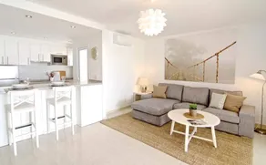 Ground floor apartment suite with private garden - Image 1