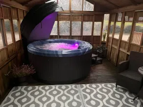 Cosy Lakeside Chalet With Option to add Private Hot Tub - Image 3