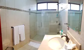 Green Forest 1 bedroom house with heated pool - Image 5