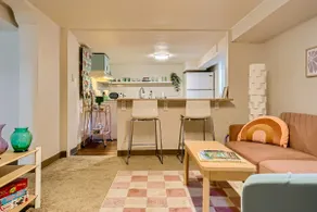 Showy apartment in Sloans Lake - Image 2