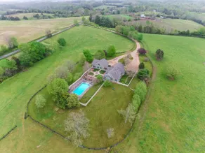 THE PERFECT HIKING & WINERY COUNTRY RETREAT - Image 4