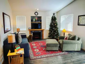 Family-friendly and walk to downtown! - Image 4