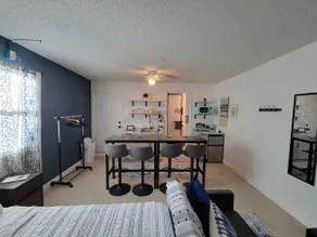 Charming Studio with private entrance in quiet residential neighborhood, Near shopping and dining! - Image 3