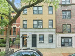 Prime Lincoln Park Studio Apt with Free Parking - Image 3