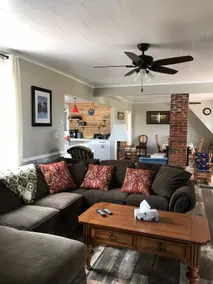 Clinton's Red Fox Inn - Image 4
