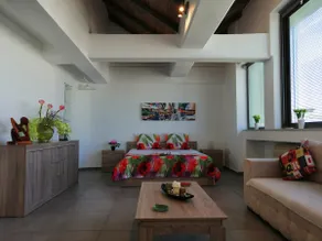 Spacious & Modern Studio Apartment Near the Airport - Image 2