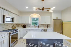 Serene Luxury @ 504 Bascom Ave - Image 2