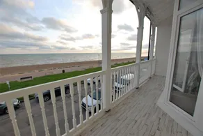 Stunning Sea Front Apartment - Image 3