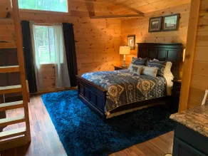 Across from river/hot tub/ 3 min to casino :pets - Image 3