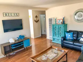 Family Friendly Beach Cottage Near Dunes sleeps 8 - Image 3