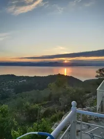 Charming house with stunning view - Image 3
