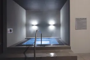 New 5 Star Luxury Apartment - Image 4