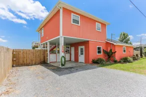 Precious Home on Canal with Boat Slip & Lift - Image 3