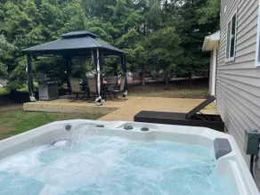 Private pool,lake.hot tub,sauna.king bed.pool tabl - Image 2