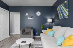 Quiet duplex | 3 min I-380 | garage + fast WiFi - Image 3