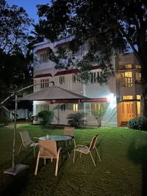 Full apartment in a Beautiful House with Garden - Image 3