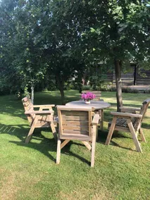 Large 1 bed cottage, private grounds ample parking - Image 5