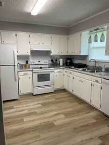 609-   Beautiful Duplex Minutes from the Hospital! - Image 3