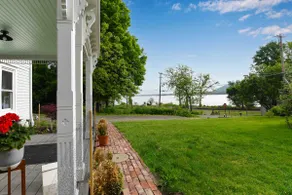 Cozy Riverfront Victorian in the Hudson Valley - Image 5
